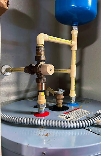 https://huntingdalehotwater.com.au/uploads/2025/06/gas-hot-water-system-35892.jpg